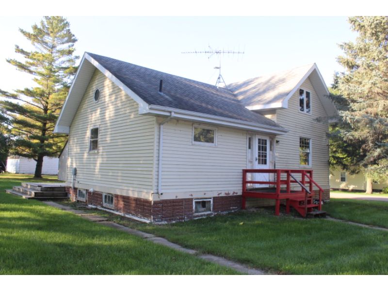 OldhamRamona School District Well Located 1 1/2 Story 2 Bedroom Home