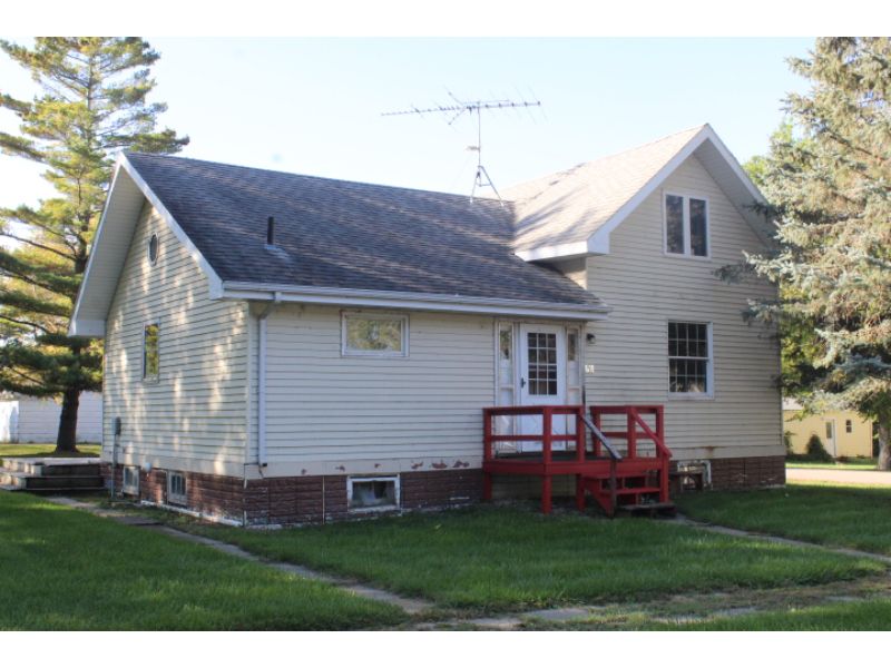 OldhamRamona School District Well Located 1 1/2 Story 2 Bedroom Home