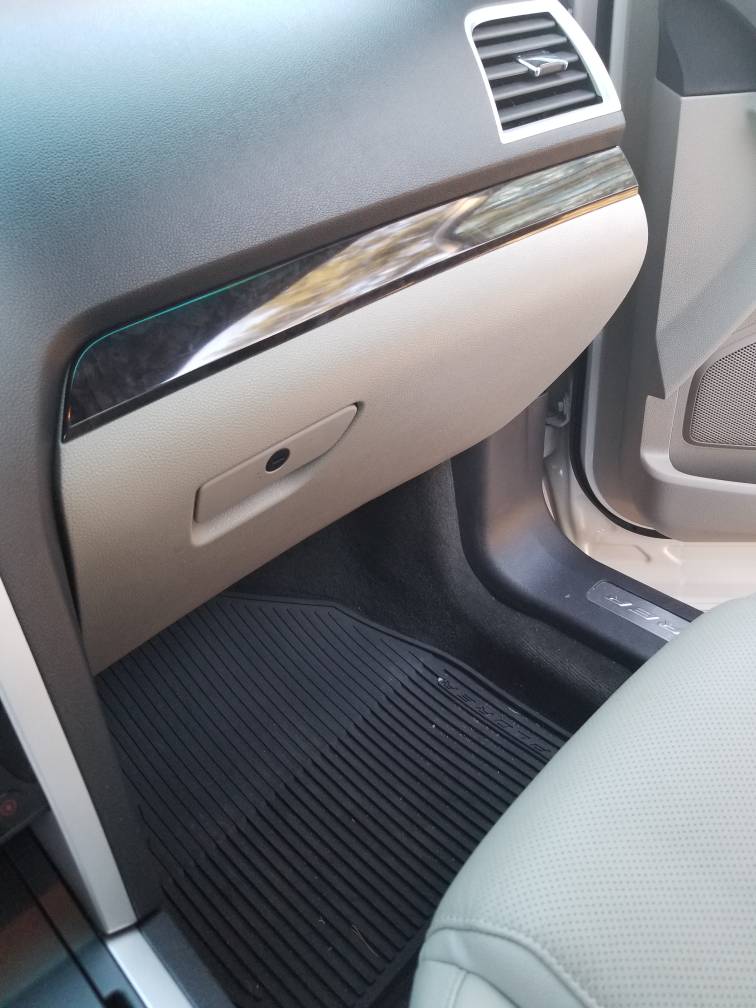 2015 ford explorer glovebox broke