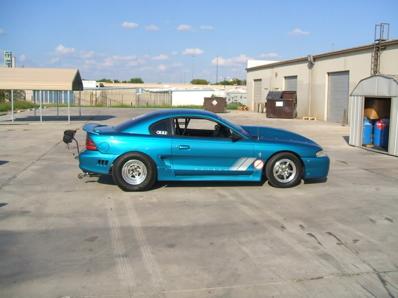 Post pictures of 9498 Mustang(SN95) drag cars.