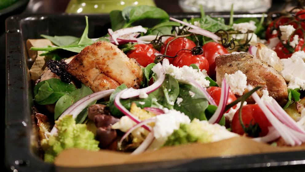 Grekisk Allt-I-Ett-Kyckling | Svt Recept