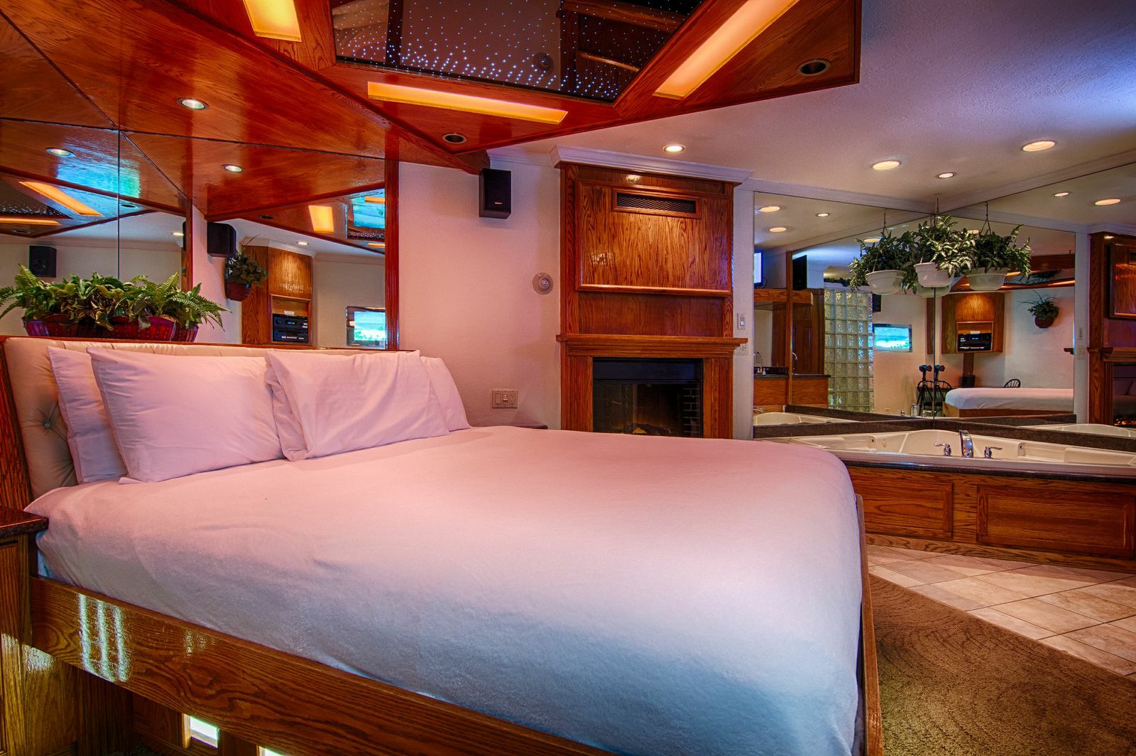 Sybaris Pool Suites Sybaris Romantic Weekend Getaways in Chicago