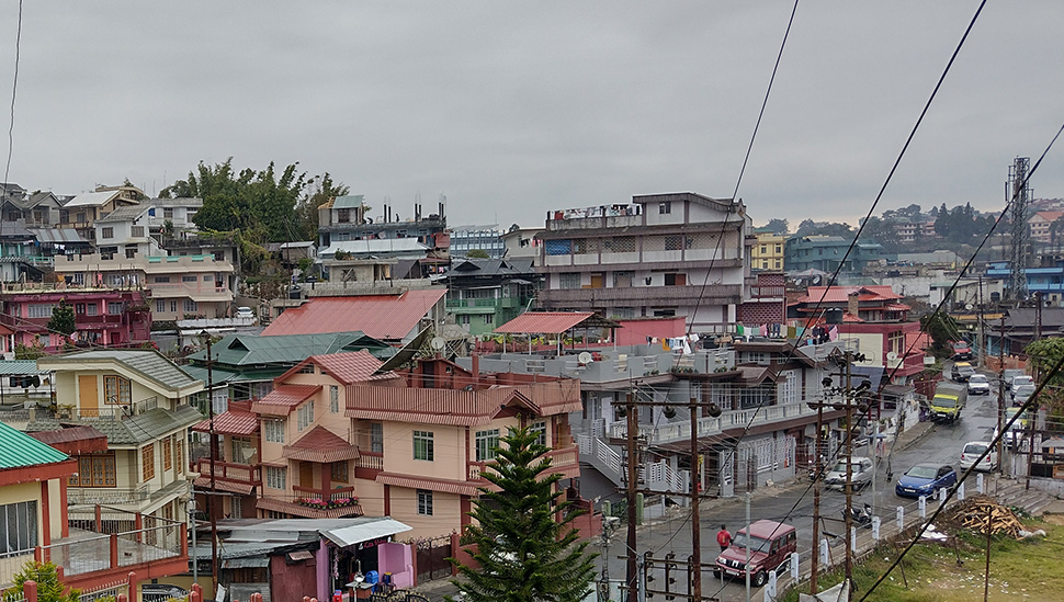 Maham ka Dorbar Shnong Lion Mission Compound ia kiba leh pyrshah aiñ shnong