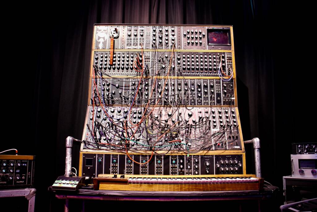 The Electronic Music Education and Preservation Project Synthforum