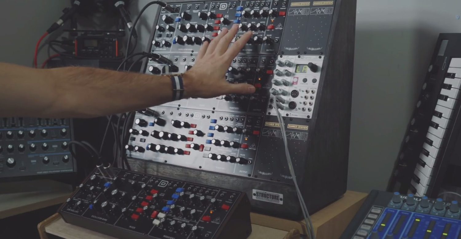 PolyChaining Four Behringer D Synthesizers Synthtopia
