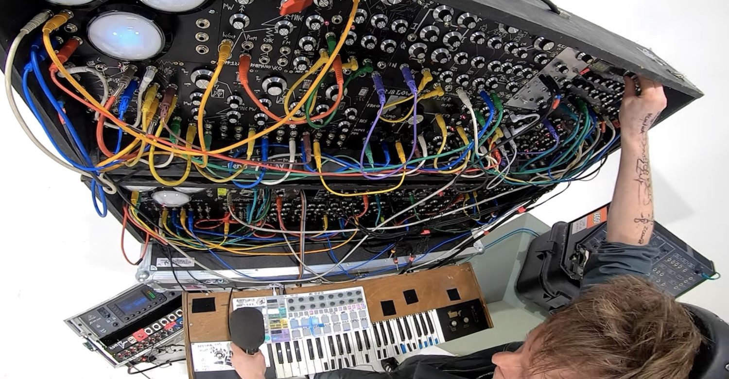 Live Modular + Vocal Performance By Look Mum No Computer Synthtopia