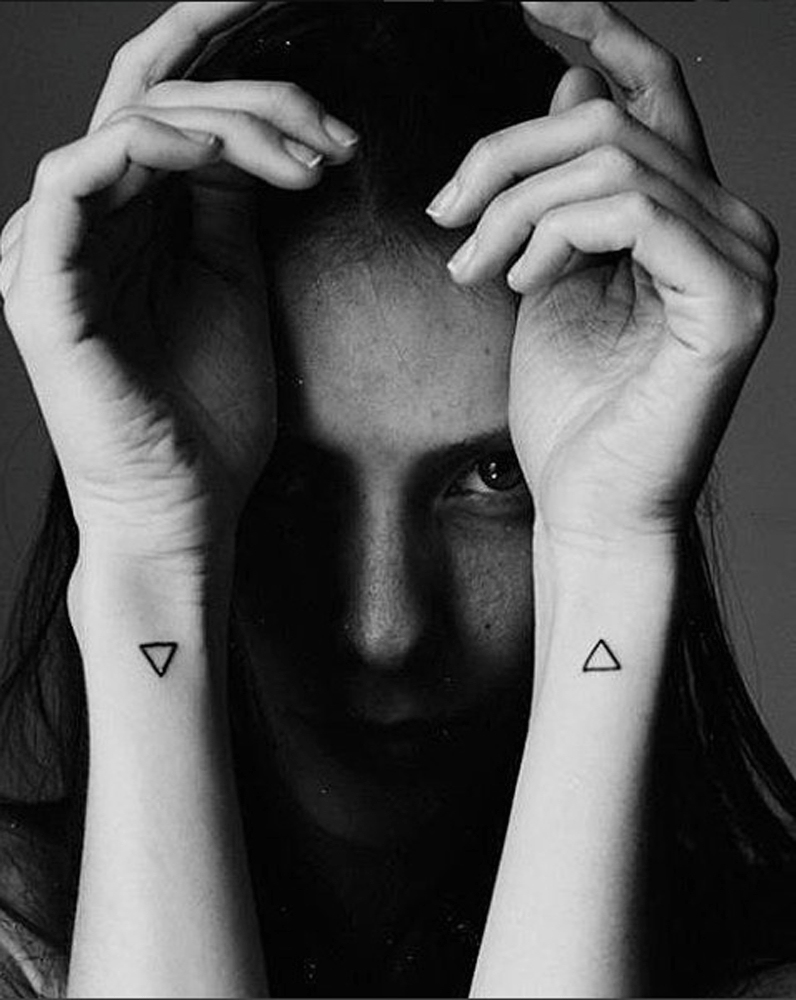 20 Idees De Tatouages Pour Le Poignet Reperes Sur Instagram Et Pinterest Taaora Blog Mode Tendances Looks