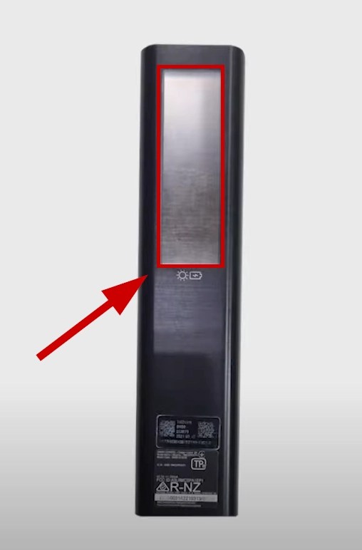 How to charge Samsung SolarCell Remote | Tab-TV