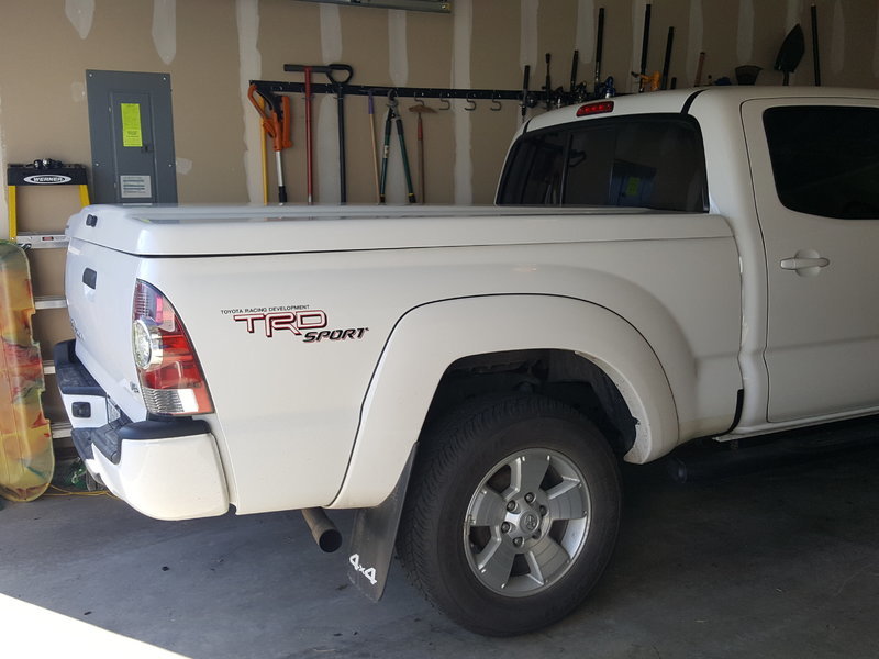 Leer 700 series Tonneau Cover 250 World