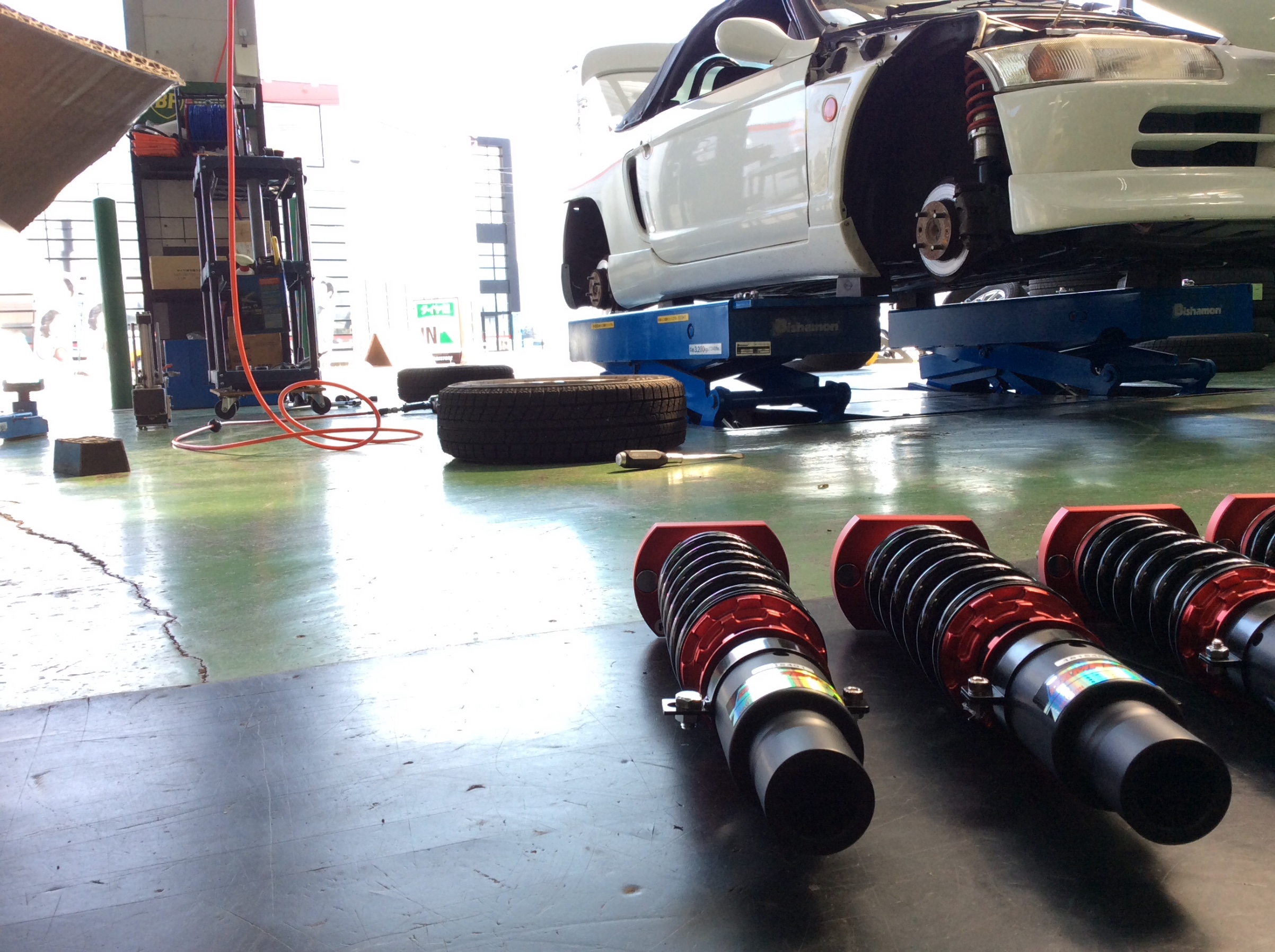 ホンダ ビート車高調交換 ホンダ ビート その他 パーツ取付 > 各種用品取付 スタッフ日記 タイヤ館 安曇 タイヤから