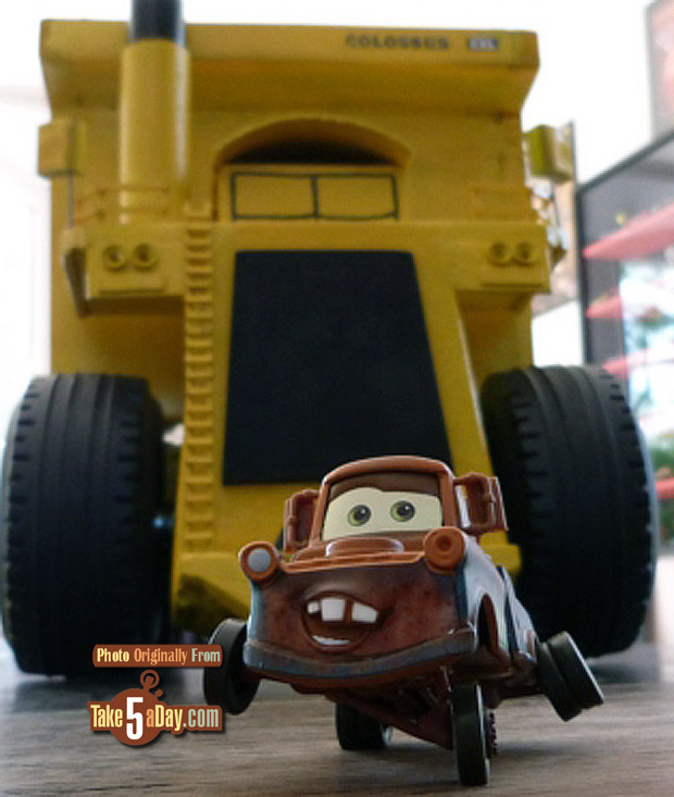 Disney Pixar CARS 2 Wood You Carve a Colossus Art Out of a Piece of