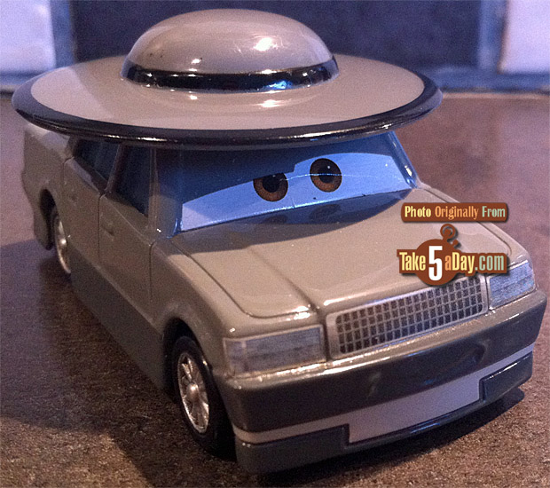 Mattel Disney Pixar CARS Diecast Father Burke & Cardinal Pitty 2Pack