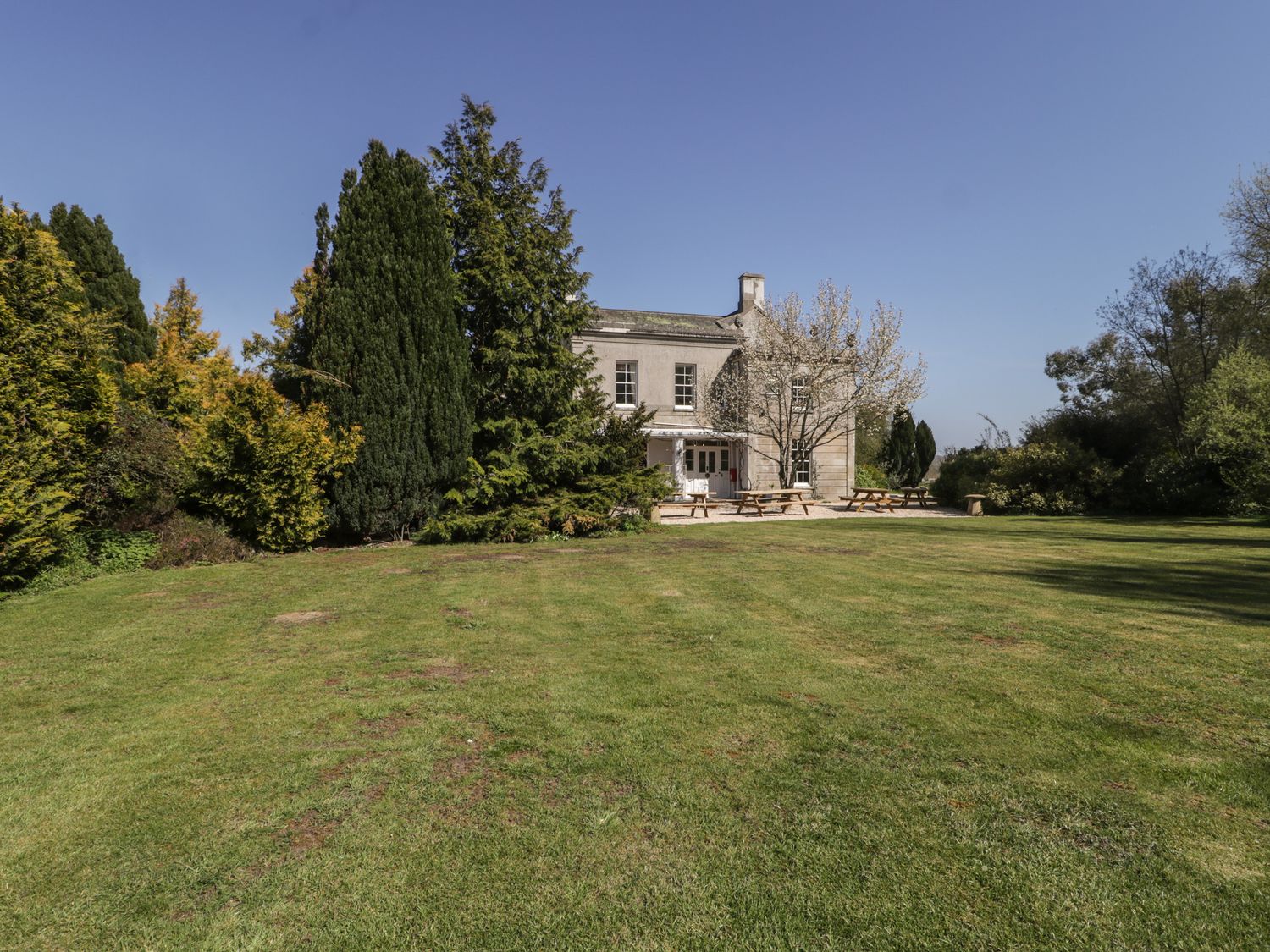 Milton Manor Dog Friendly Manor House in Dorset