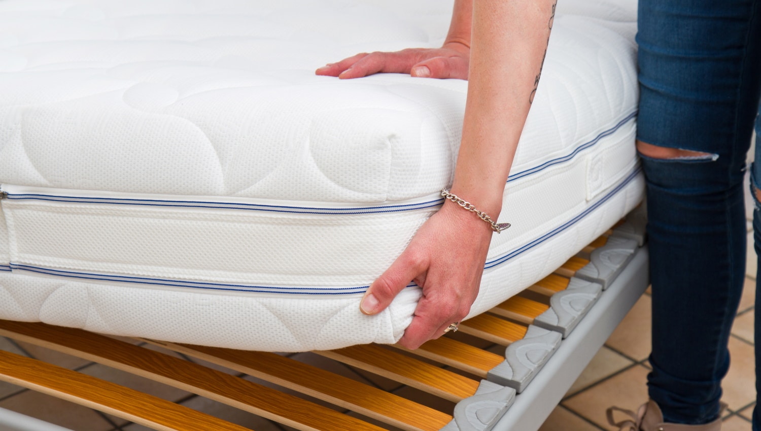 How to Restore a Memory Foam Mattress Indetail Guide (Spring 2023)
