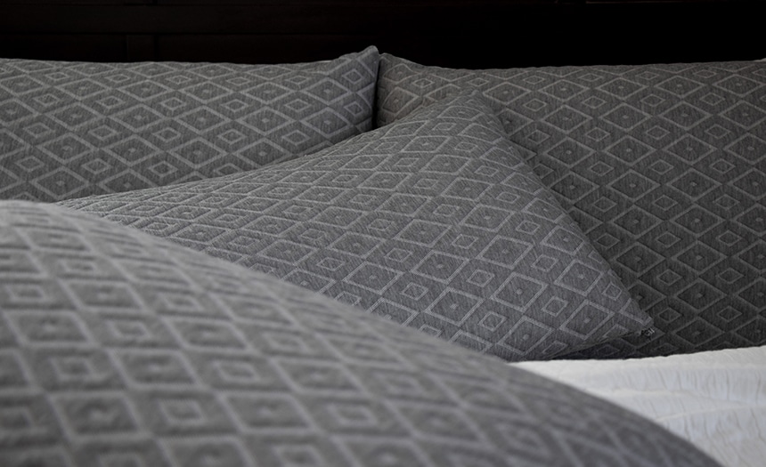 6 Best Down Alternative Pillows Reviewed in Detail (Summer 2024)