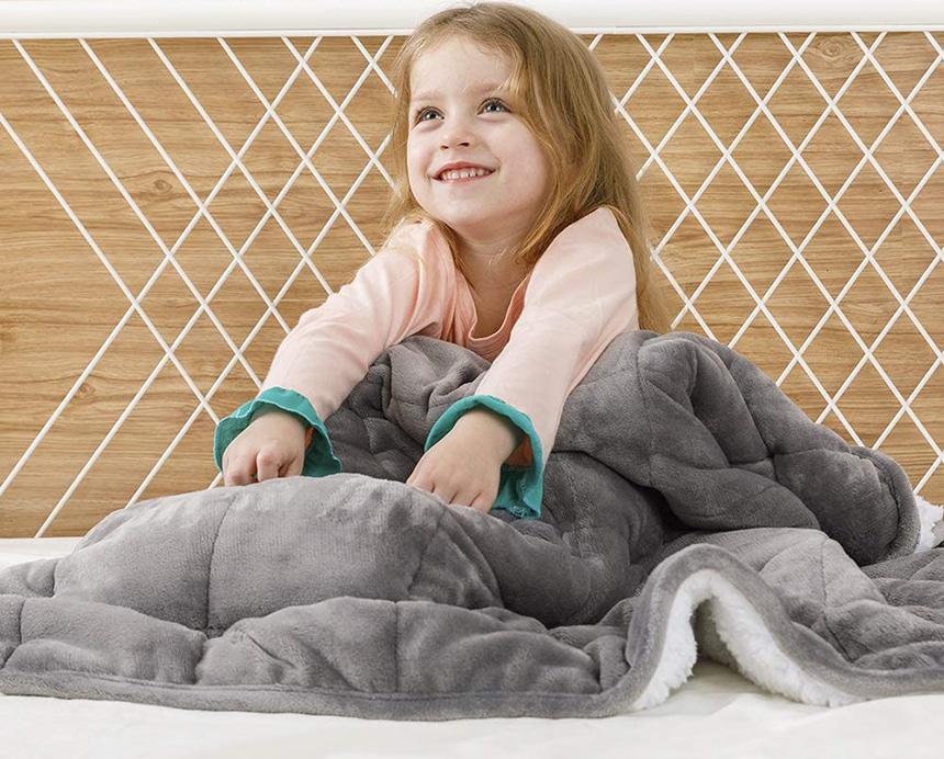 10 Best Weighted Blankets for Kids Reviewed in Detail (Summer 2024)