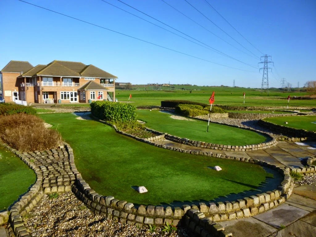 How To Select The Right Golf Course For You In Essex? Talking City