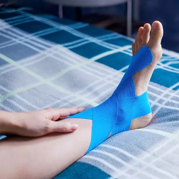 Extensor Tendonitis Recovery and Compression Socks Therapy
