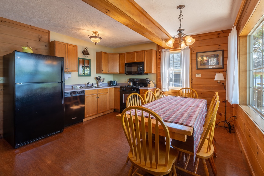 Lakeside Vacation Cabin Rentals at Tall Timber, Pittsburg NH