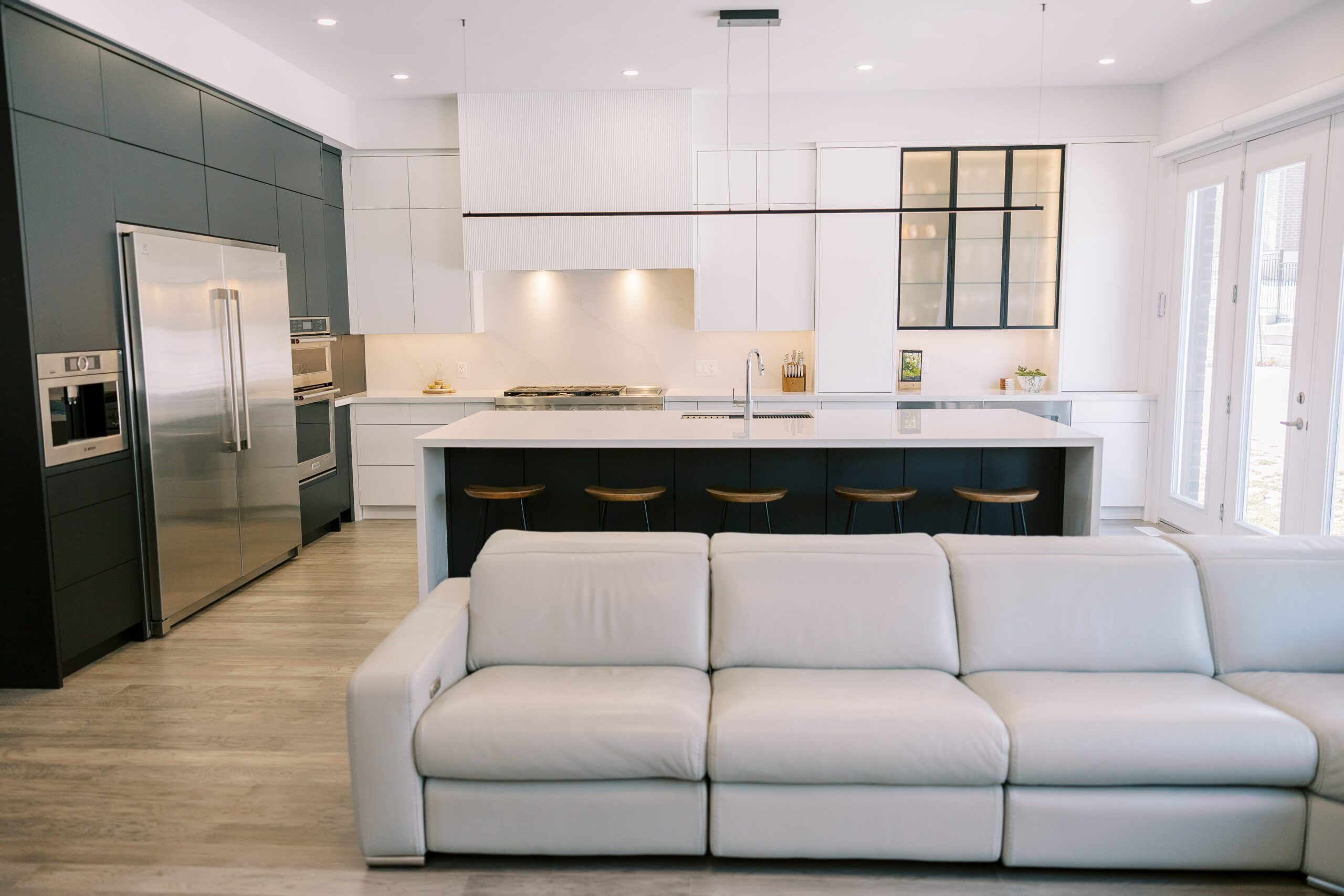 Contemporary Beamsville House Talon Millwork