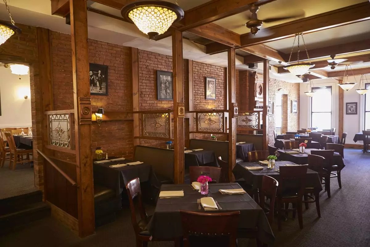 TapRoot Restaurant 170 N. MERCHANT ST. DECATUR, IL 217.330.6365