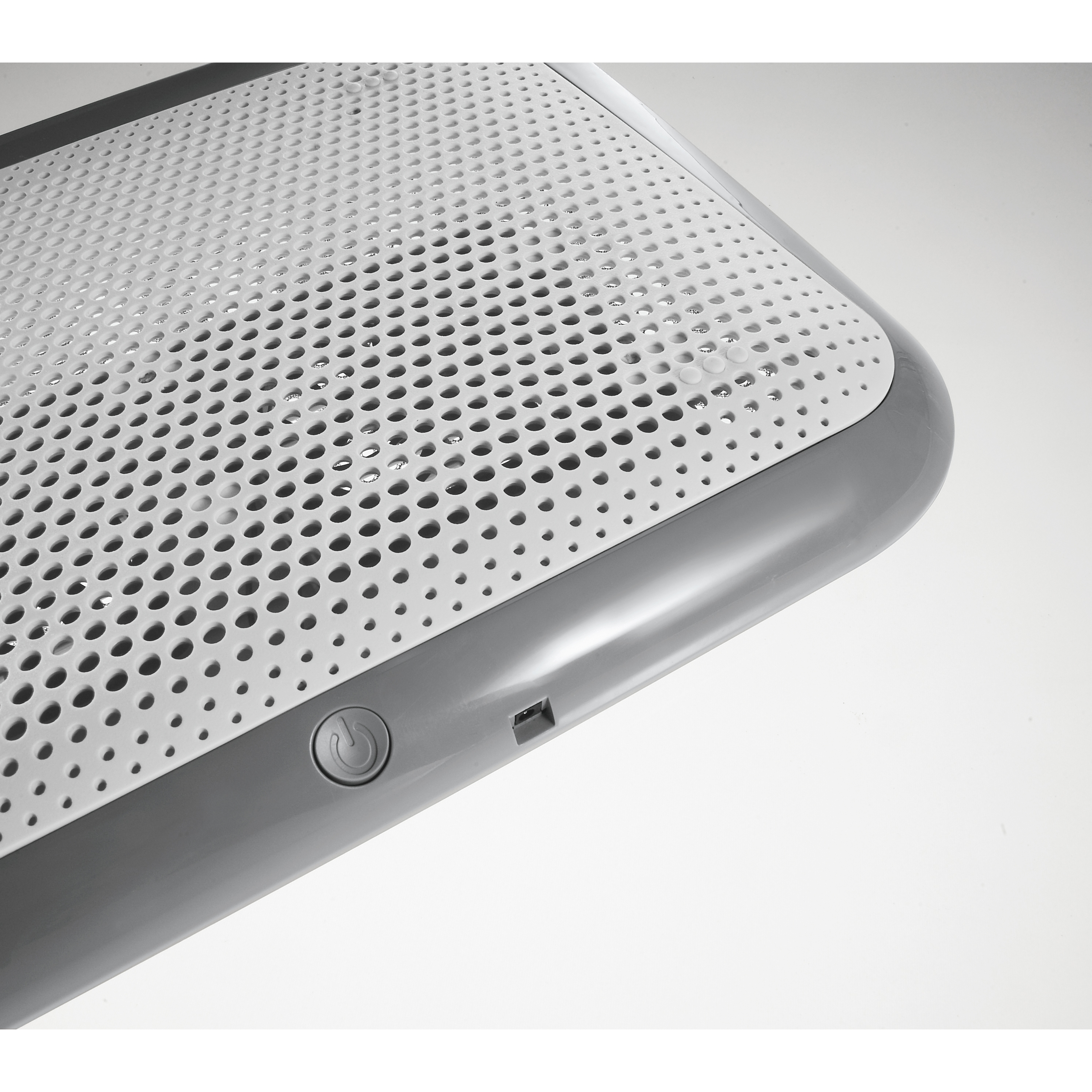 Chill Mat™ XC for Laptops AWE41US White Cooling Targus