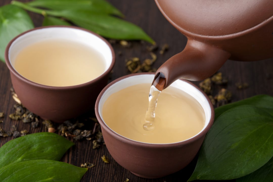 9 Health Benefits of White Tea & 4 Tips for Serving Tartelette