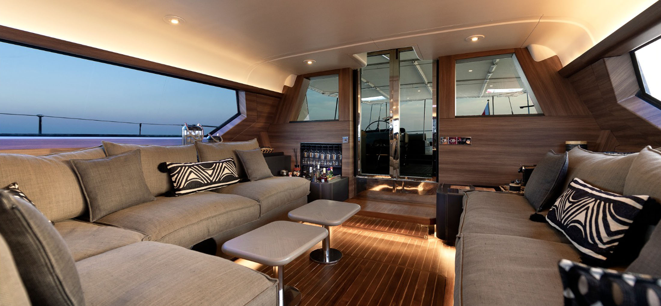 TAŞKENT INTERIORS YACHTS • HOTELS • COMMERCIAL AND RESIDENTAL