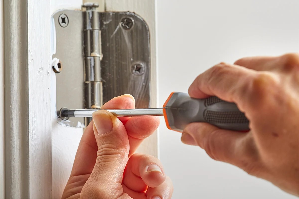 How to fix a squeaky door hinge Taskrabbit Blog (UK)