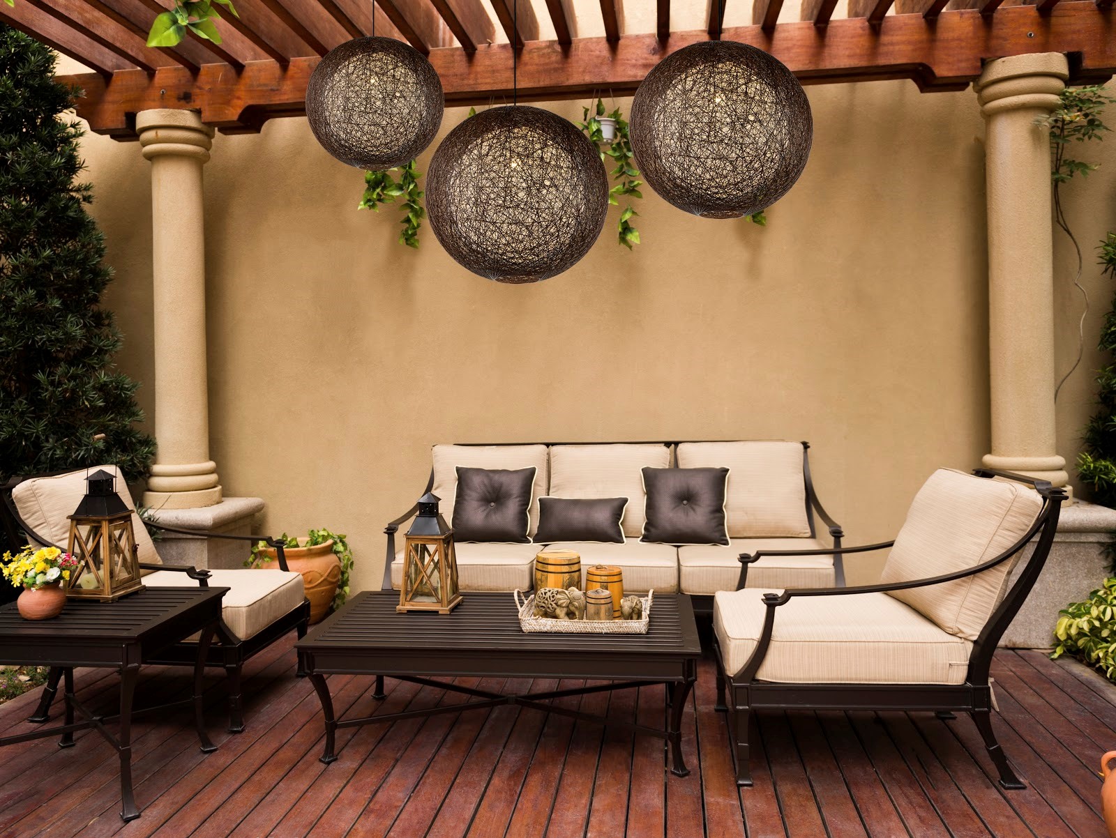 Outdoor Decor Ideas The 3 Best Lighting Fixtures to Illuminate Your