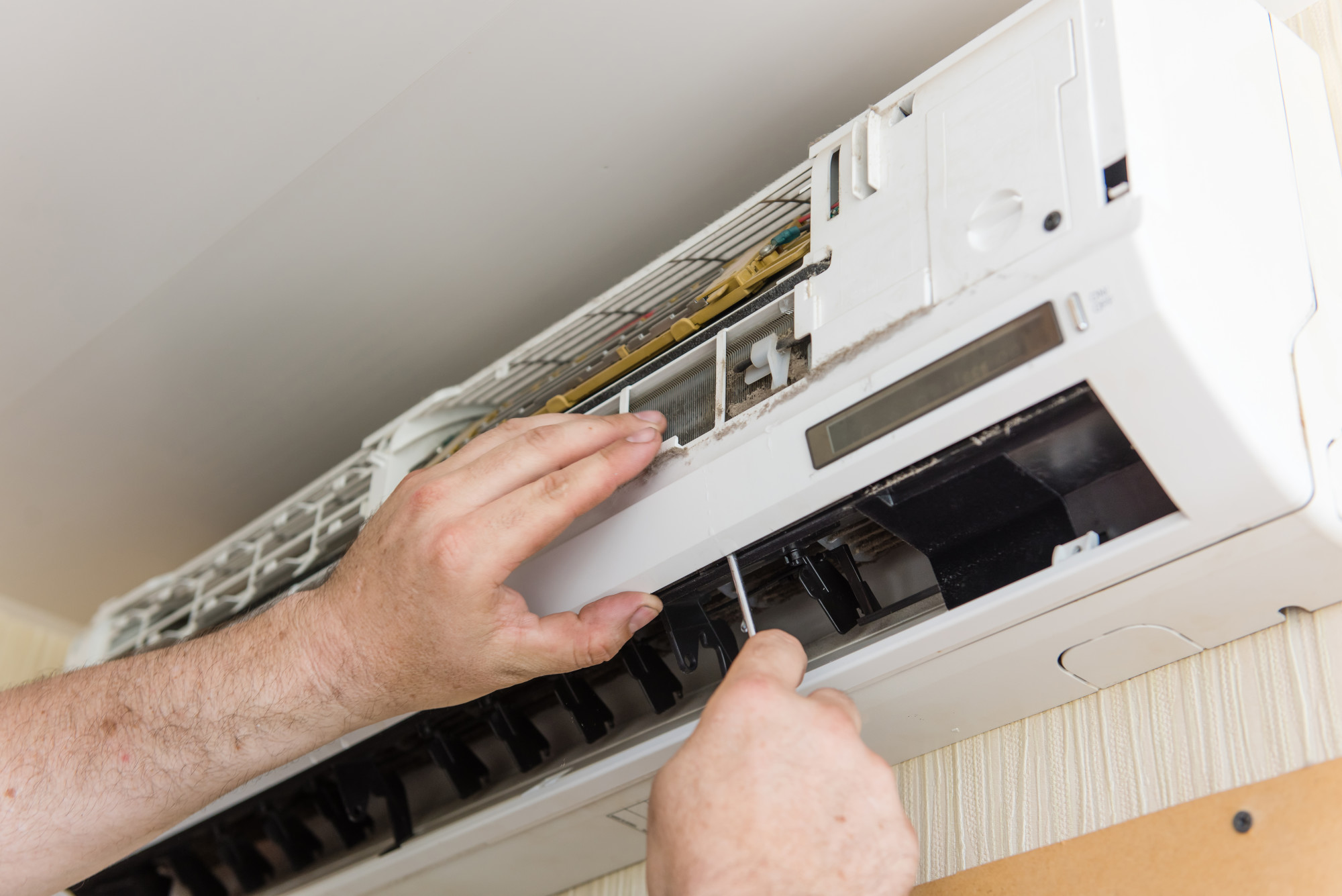 Air Conditioner Stopped Working? Some Possible Problems and Fixes