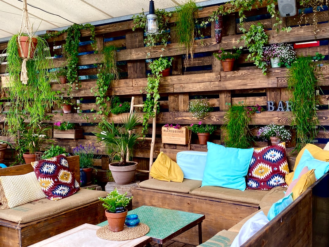 The best bar top materials for outdoor bars