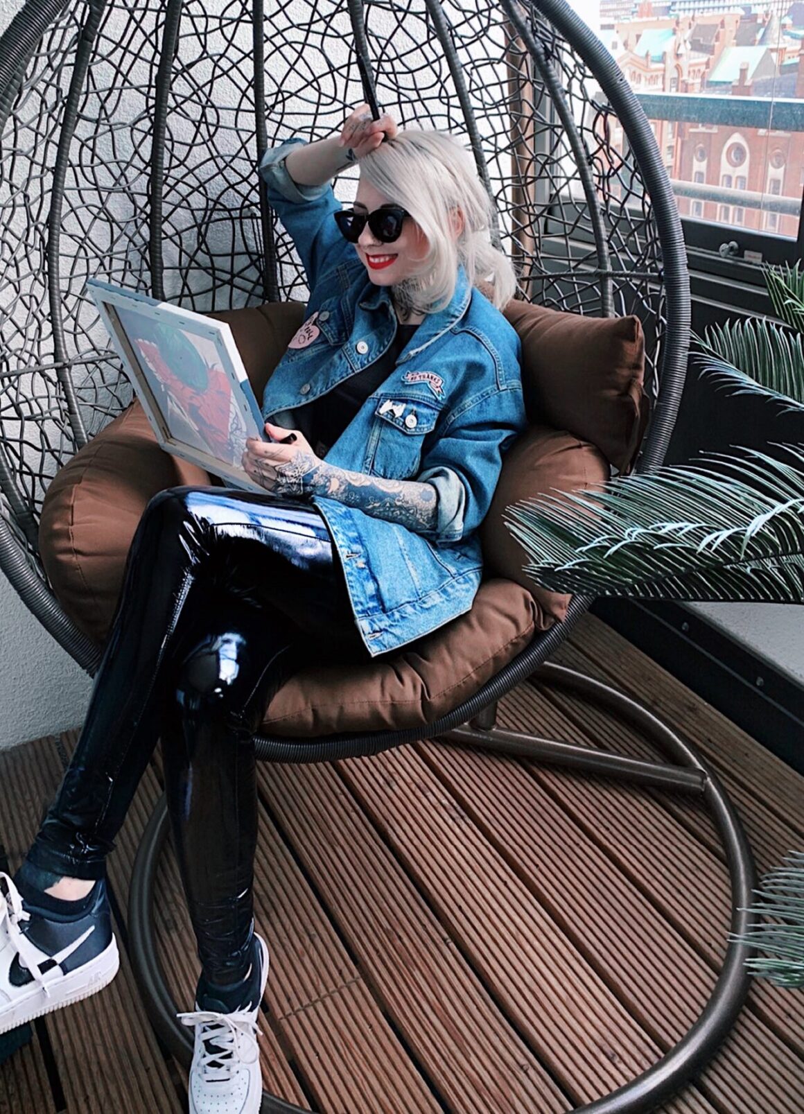 Jessica Svartvit, tattoo artist and tattoo collector Tattoo Life