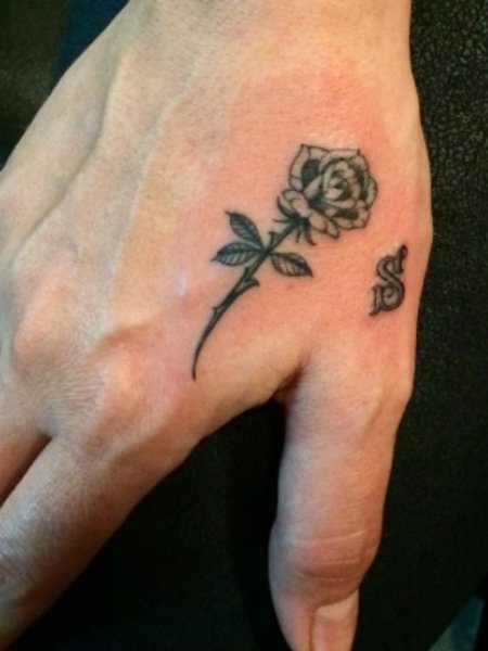 Tatuaggi Con Fiori Per Uomini: Significato, Idee E Immagini - Tatuaggistyle.it 600_x_450_jpg