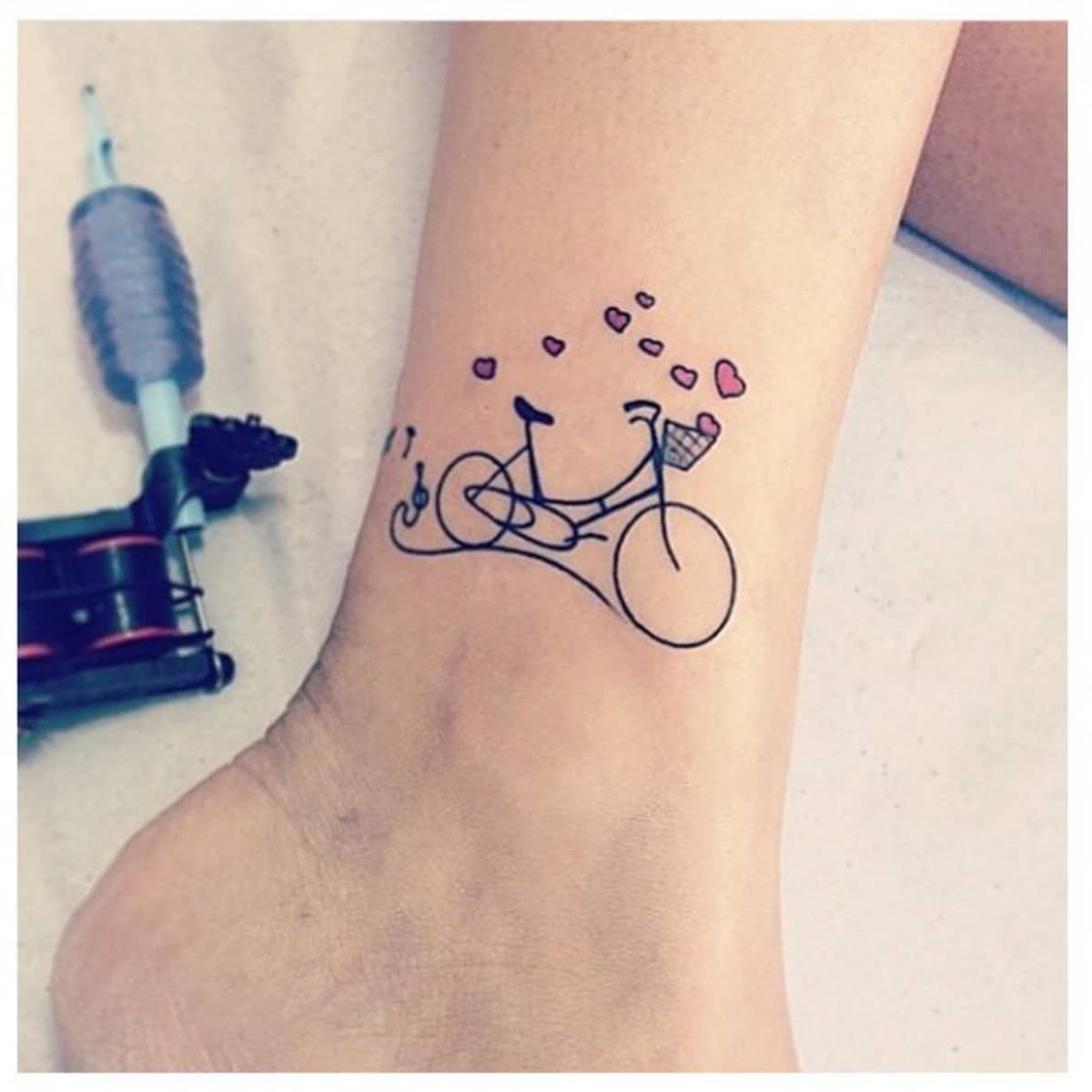 Tatuaggi Minimalisti Per Biciclette, Che Rotolano Con Te | Tatuaggio 1200_x_1200_jpg