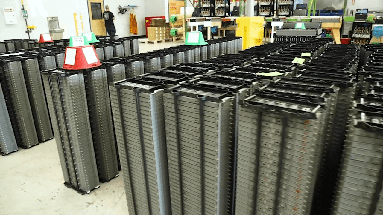 A battery company powered by live chat tawk.to