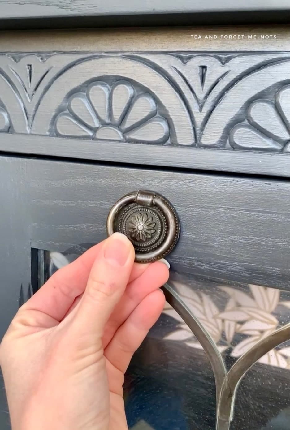 How to paint wood furniture black successfully Tea and