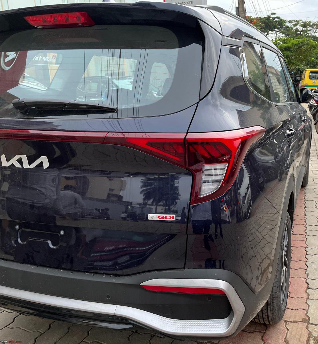 Took delivery of my Kia Carens turbo petrol MT 8 pros & 6 cons TeamBHP