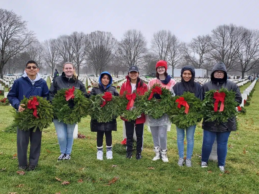 Lindenhurst students participate in Wreaths Across America Team Up 4