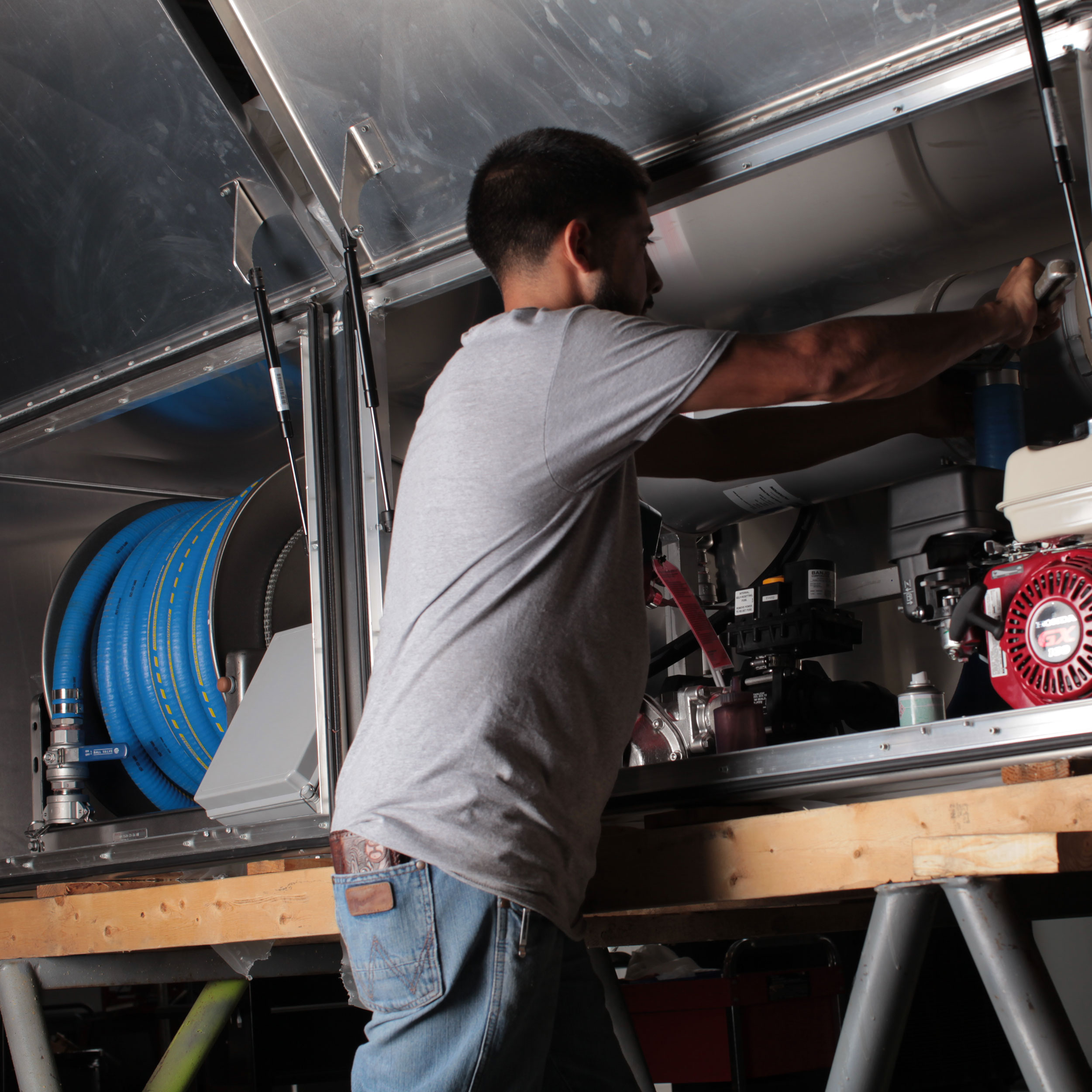 TRUCK BOX REPAIR, RIG UPGRADES, TRAILER BUILDS, AND SPECIAL PROJECTS