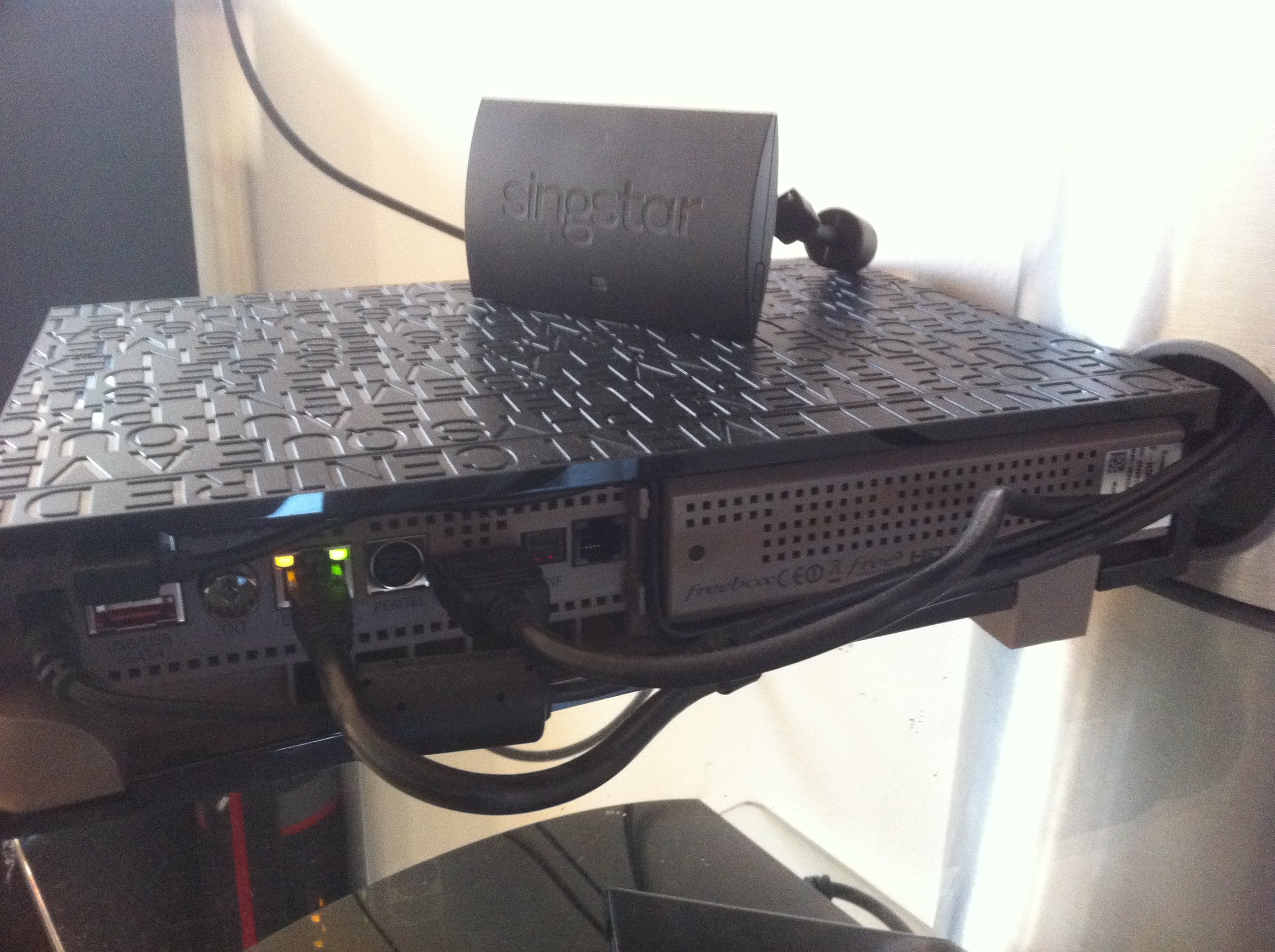 Hard Reset / Hard Reboot sur Freebox V6 Tech2Tech News