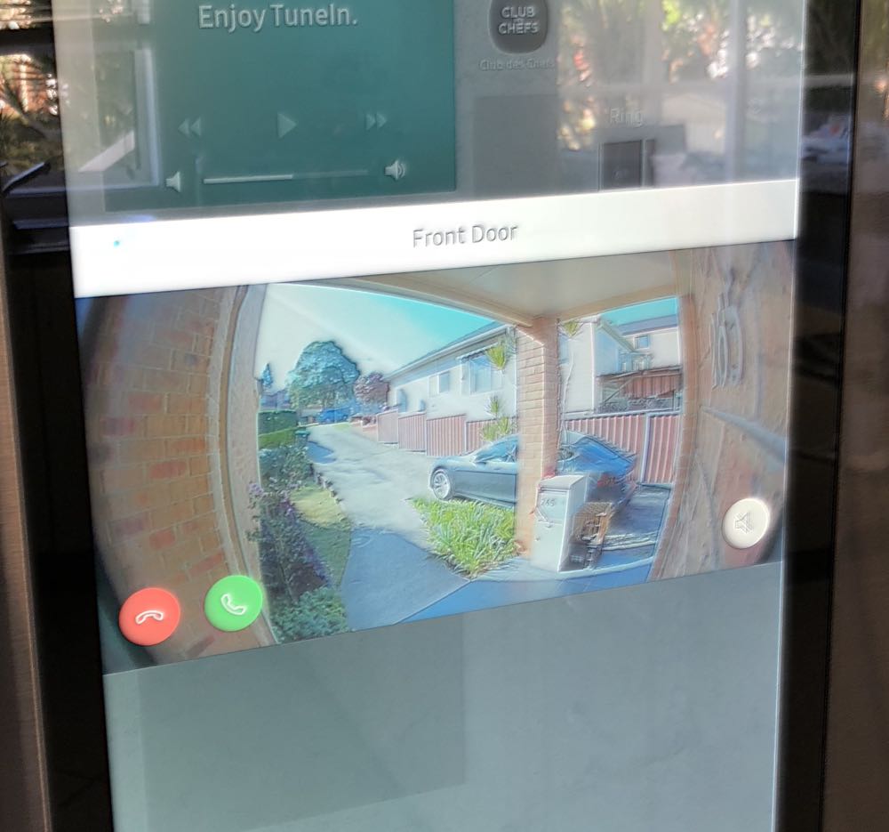 Samsung's Family Hub fridge software update adds a number of smart