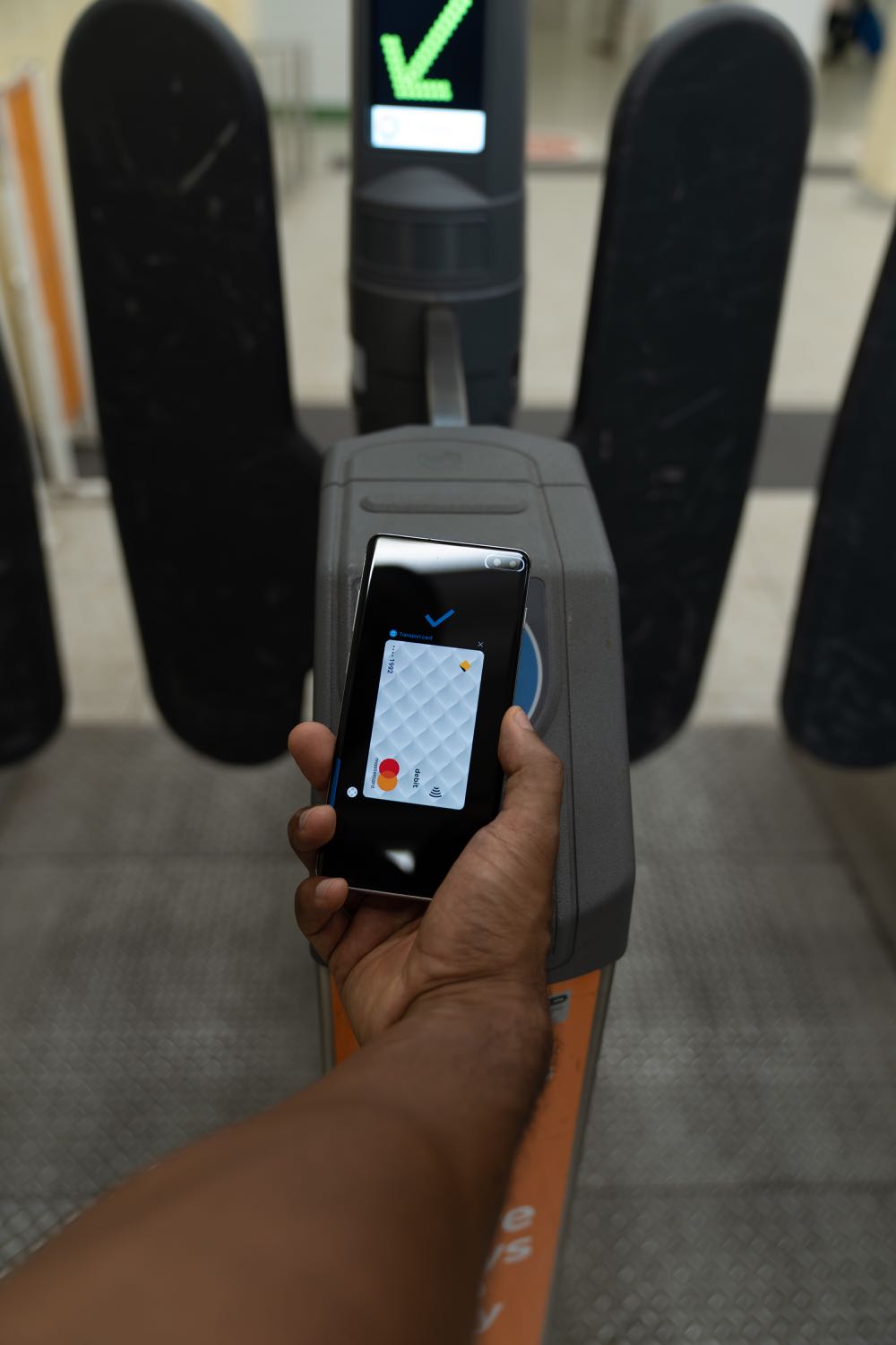 Commuters can now use Samsung Pay on their phone instead of an Opal card Tech Guide