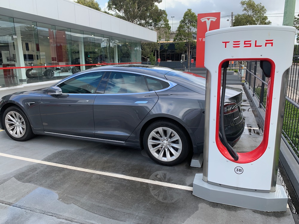 Tesla Supercharger Tötés ár Auto Magyar