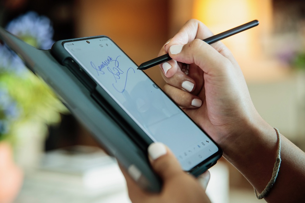 Samsung's new Galaxy S21 smartphones put the ultimate features in your