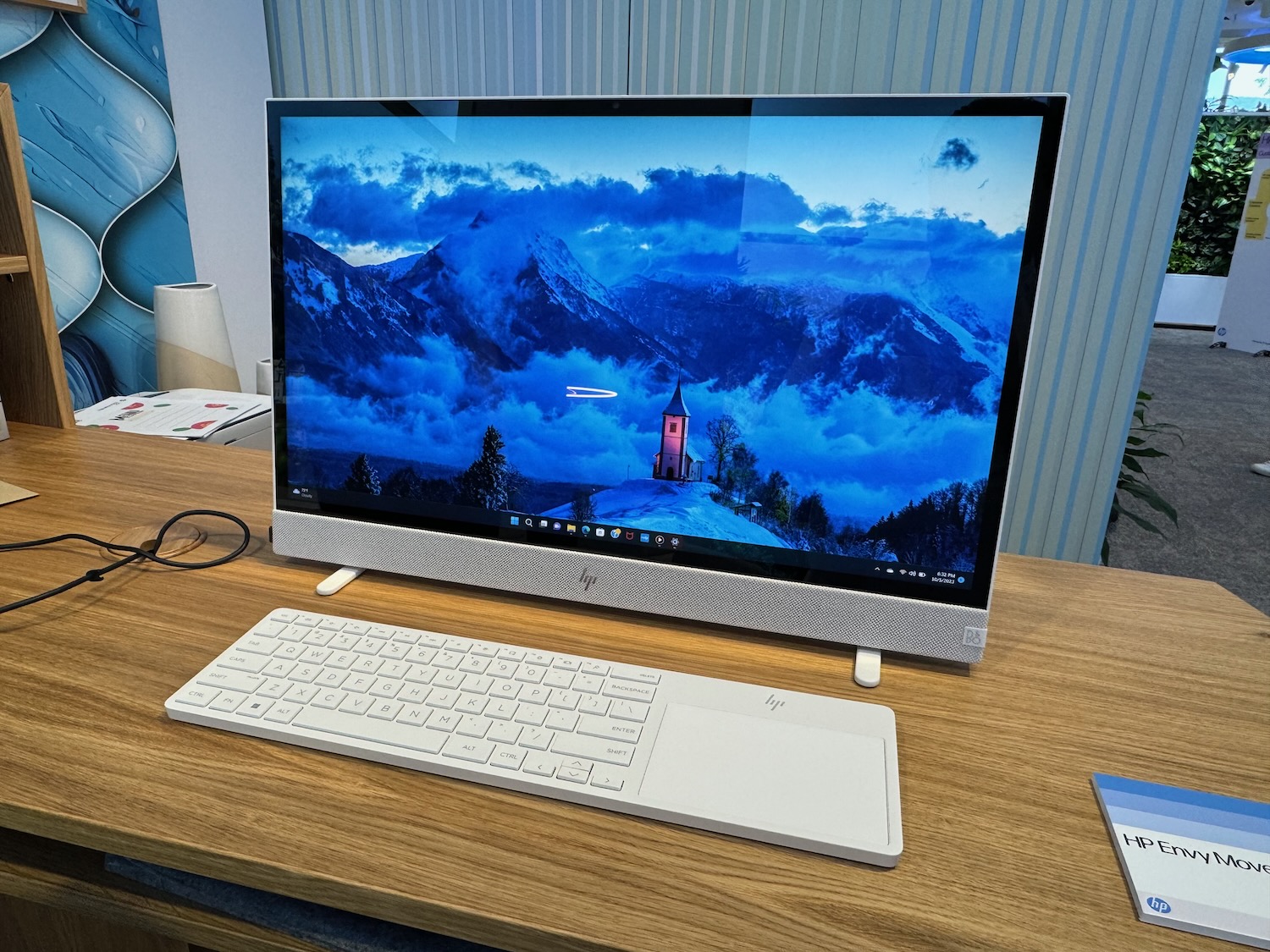HP reveals Envy Move allinone portable desktop computer and Spectre Foldable PC Tech Guide