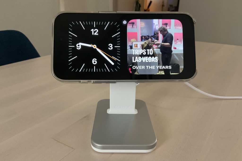 iOS 17 StandBy mode adds smarts to an iPhone's locked display TechHive