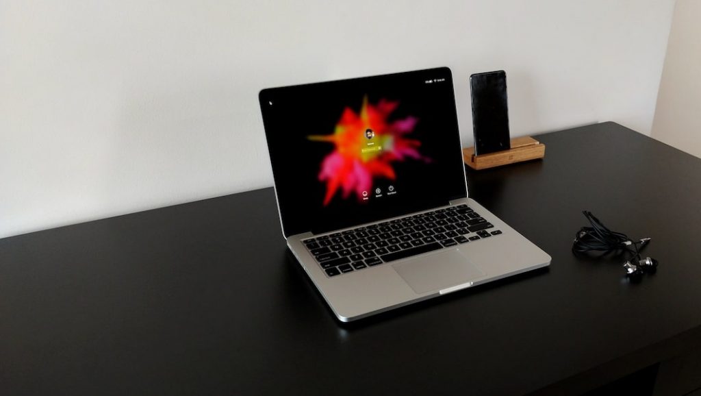 How to Choose the Right Laptop for Your Online Operations Management