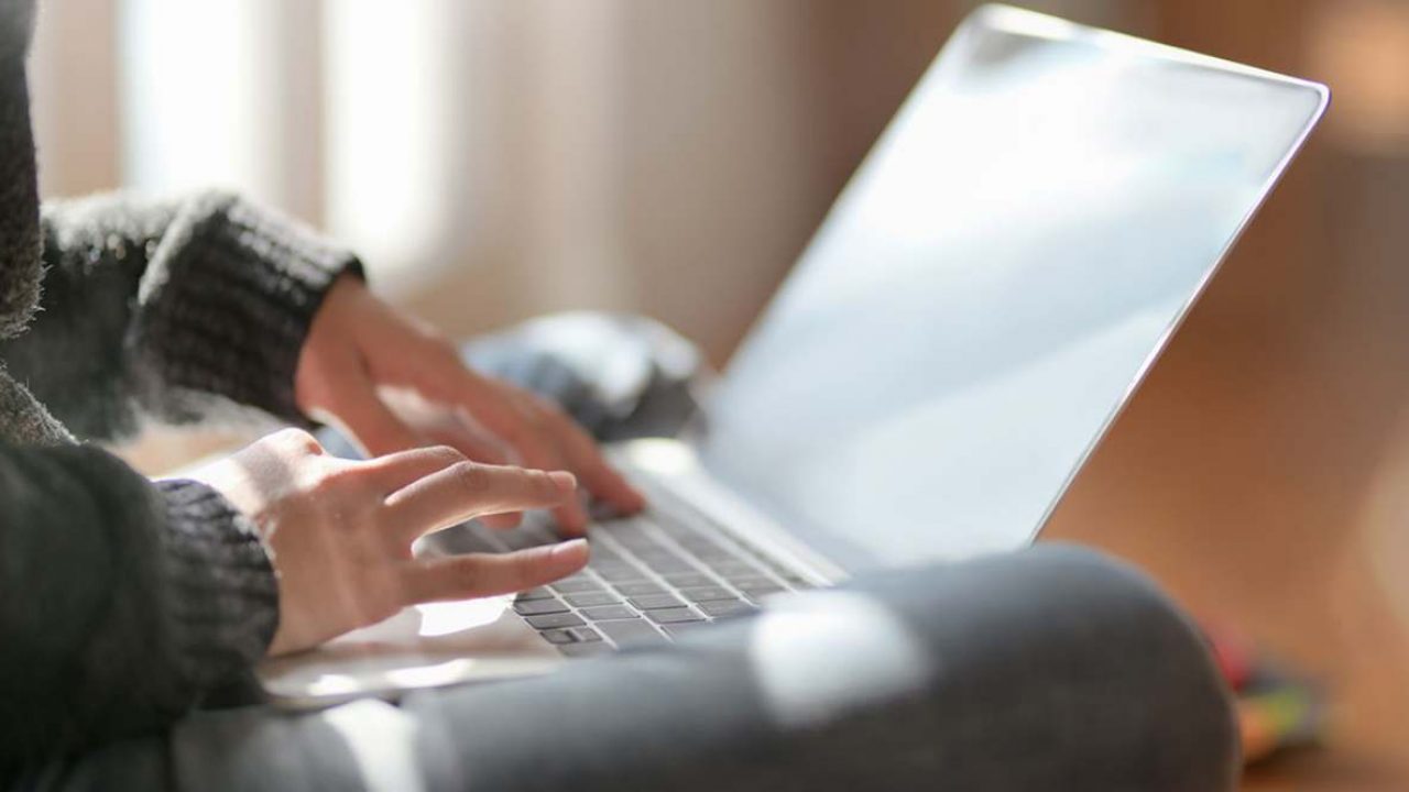 Files Keep Opening in Notepad? Here's How to Assign Files to the Right