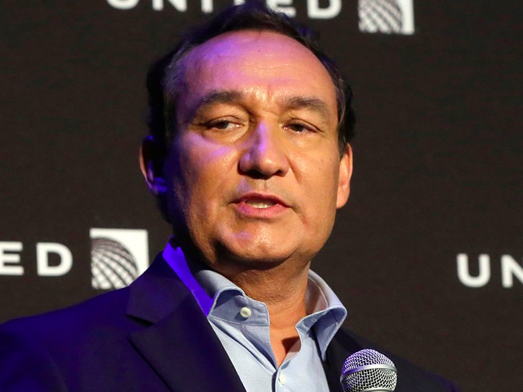United CEO Oscar Munoz will not chairman next year as planned